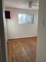 Building Photo - 10518 Weymouth St