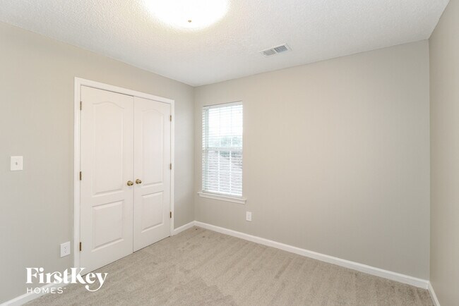 Building Photo - 11595 Millwind Dr