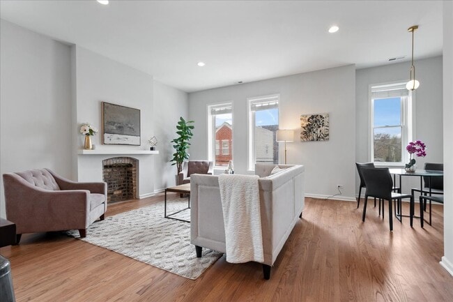 Building Photo - 217 S Bell Ave