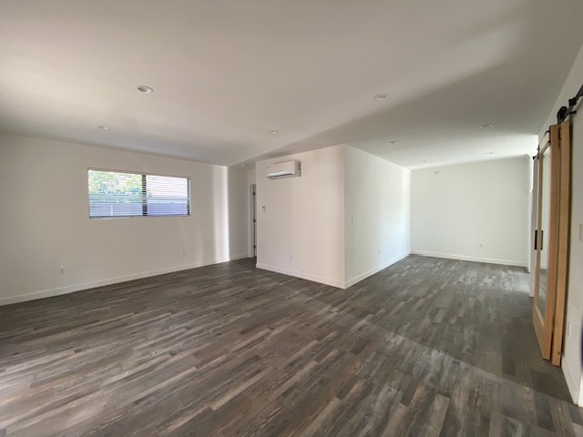 Building Photo - 2423 La Presa Ave