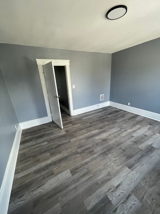 Building Photo - Great 2 Story 3 bedroom Section 8 accepted