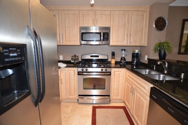 Building Photo - Meridian Fully Furnished Condo with Pool view.