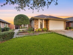 Building Photo - 2050 Lorient Dr