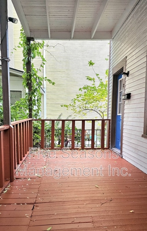 Building Photo - 25 Intervale Ave