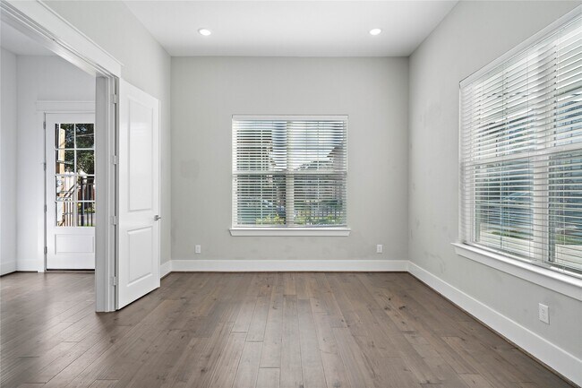 Building Photo - 1161 W 24th St