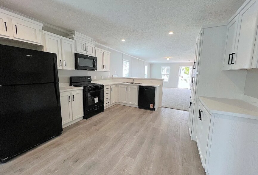 Building Photo - 6550 S Kimberly Dr