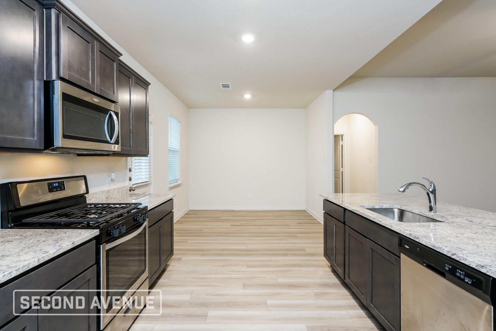 Building Photo - 1413 Sunkiss Dr
