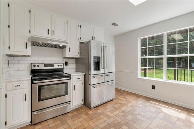 Building Photo - 2055 Amberly Glen Way