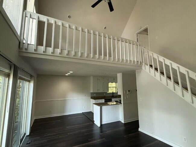 Building Photo - 8439 Lake Dr