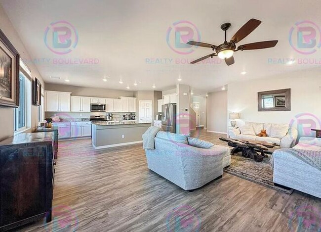 Building Photo - Modern 3-Story Home with Breathtaking Moun...
