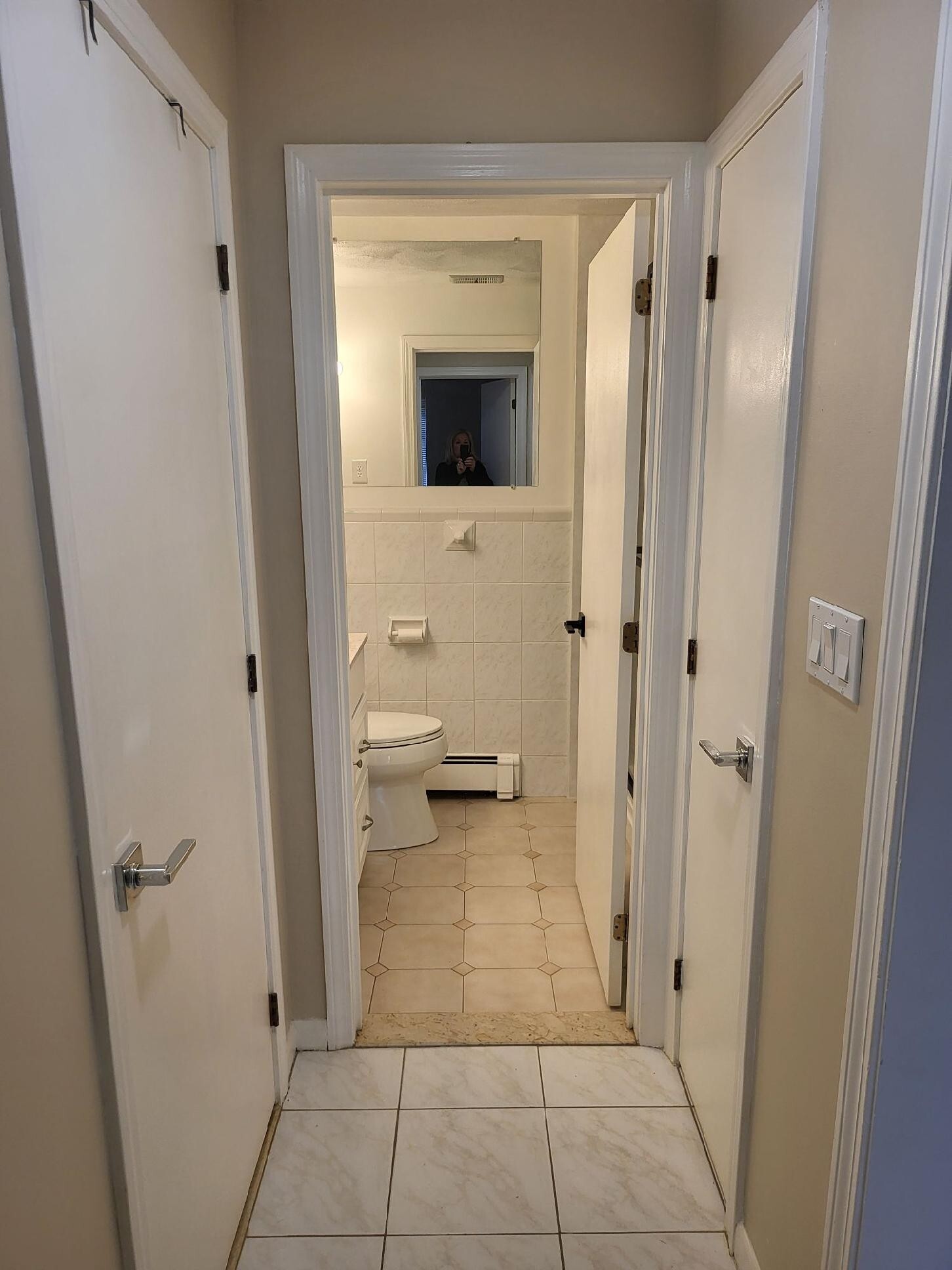 Building Photo - 1 Hallmark Gdns