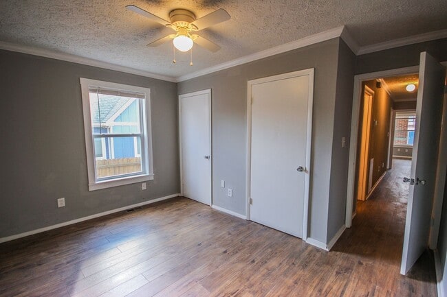 Building Photo - Stylish 2BR Retreat in Vibrant Highland Park Neighborhood!
