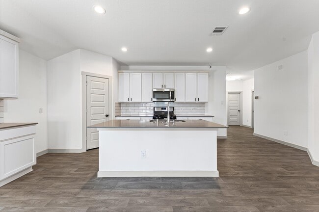 Building Photo - 14706 Sweetwater Dr