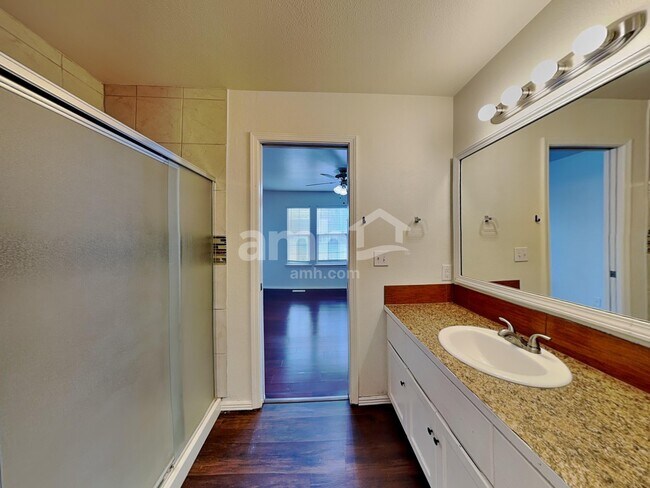 Building Photo - 11060 W Halstead Ct