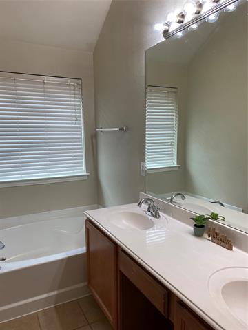 Building Photo - 656 Minkel Dr