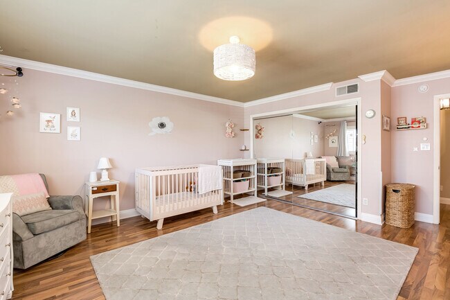 Building Photo - 4443 Saugus Ave