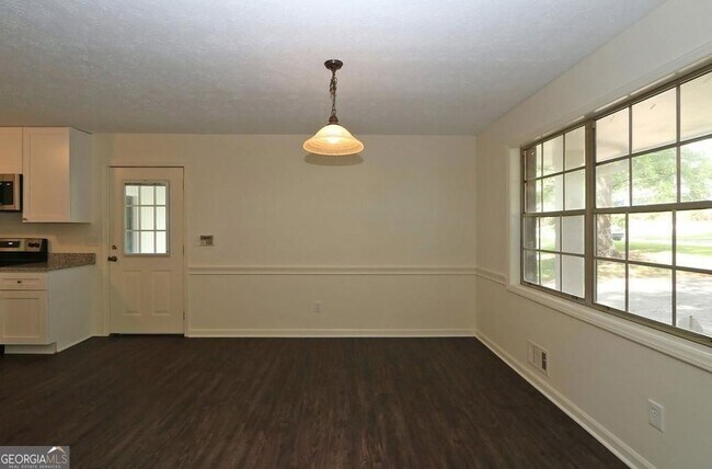 Building Photo - 4215 Fawn Ln SE