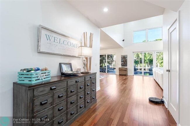 Building Photo - 808 Solar Isle Dr
