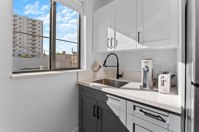 Building Photo - 1210 SW 3rd St