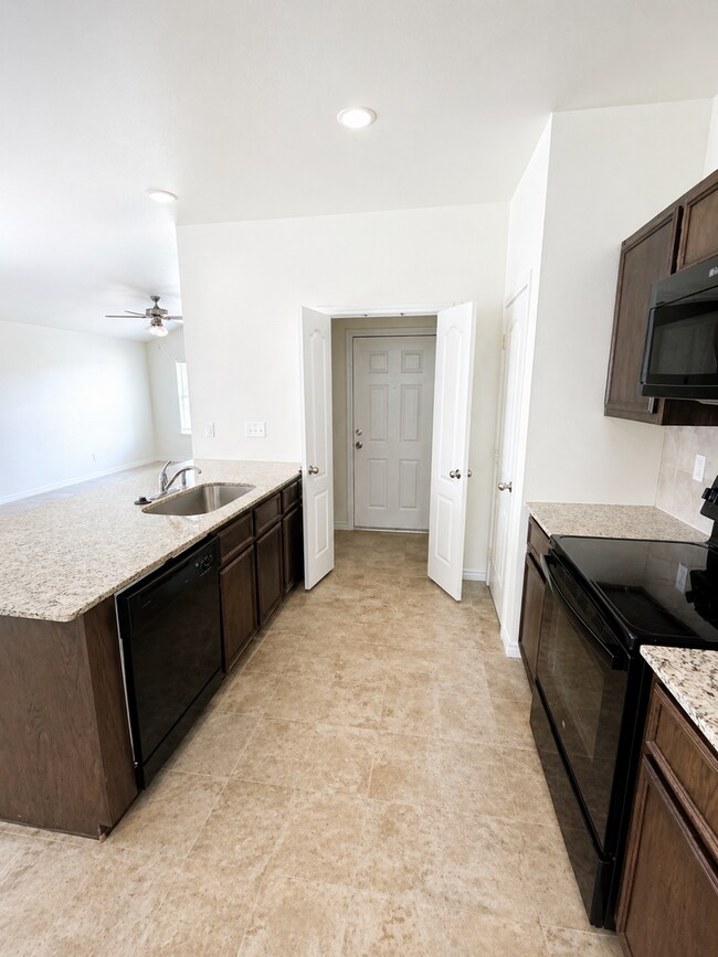 Building Photo - AVAILABLE JUNE ; APPLY TODAY ON OUR WEBSITE!!