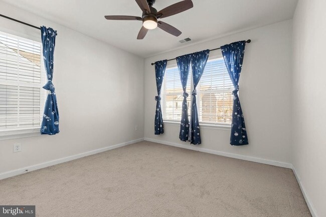 Building Photo - 14 Lilac Cir