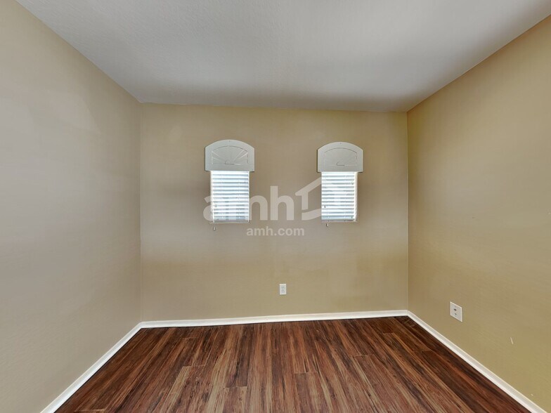 Building Photo - 38549 N Reynosa Dr
