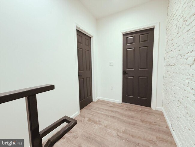 Building Photo - 2142 Penrose Ave