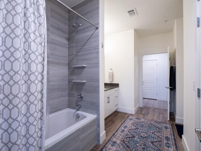 Building Photo - 6444 Burnet Rd