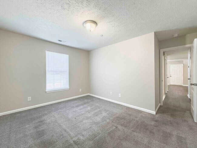 Building Photo - 1640-C Golf Club Lane