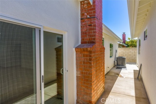 Building Photo - 3410 S Woodland Pl