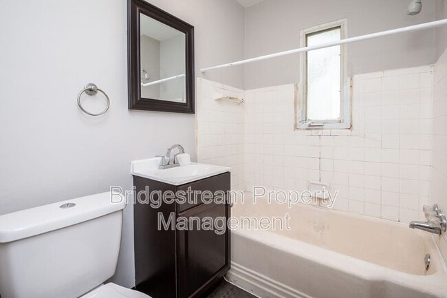 Building Photo - 708 Winston Dr