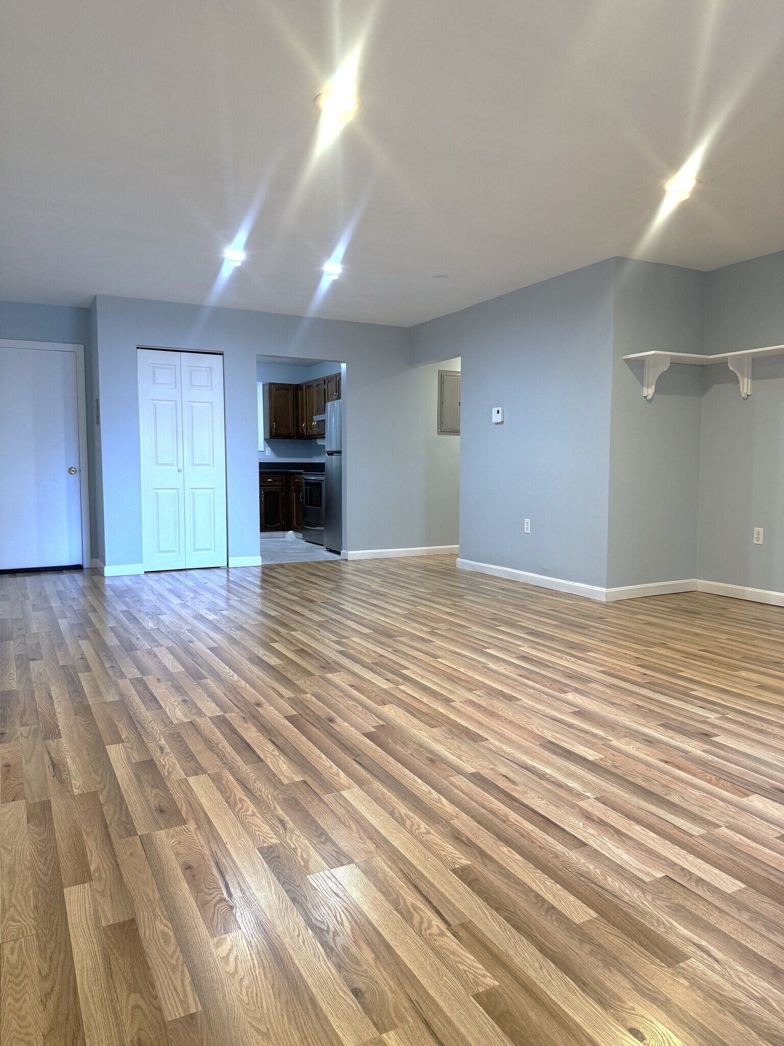 Building Photo - 83 Highwood Dr