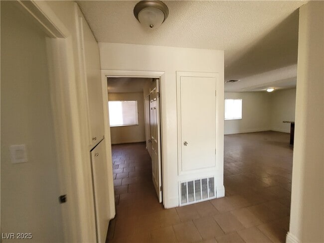 Building Photo - 3908 Montebello Ave
