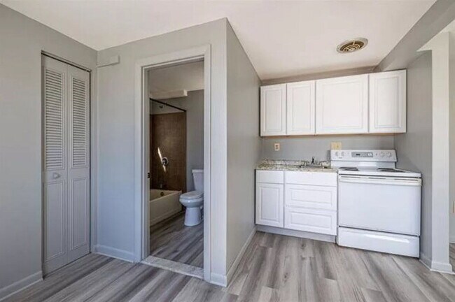 Building Photo - 171 Loudon Rd