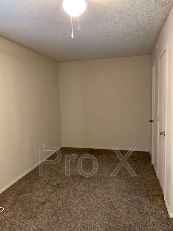Building Photo - 930 N Goetz Blvd