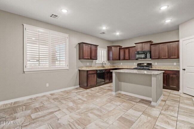 Building Photo - 4521 Marisabel Azcarate St