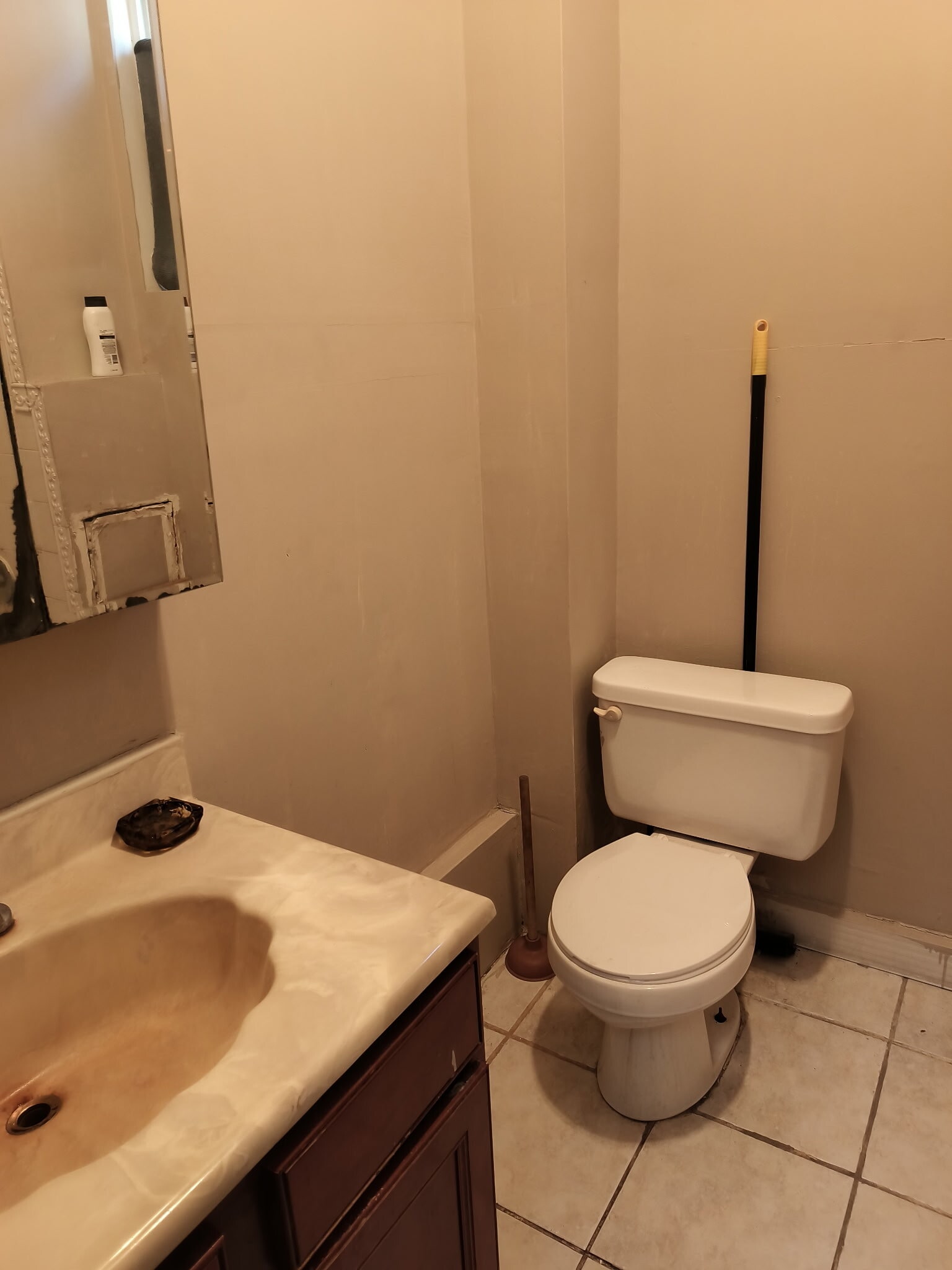 Building Photo - 1615 N Ellamont St