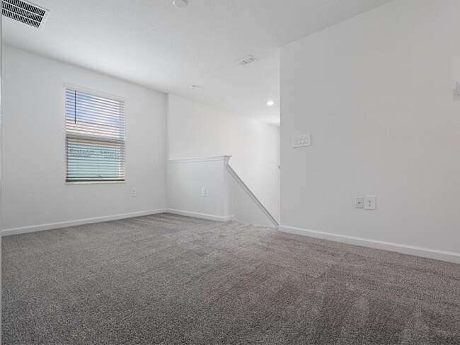 Building Photo - 571 Jett Ln