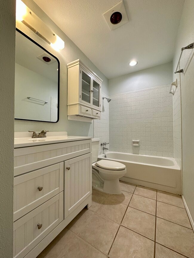 Building Photo - 7306 Broken Arrow Ln