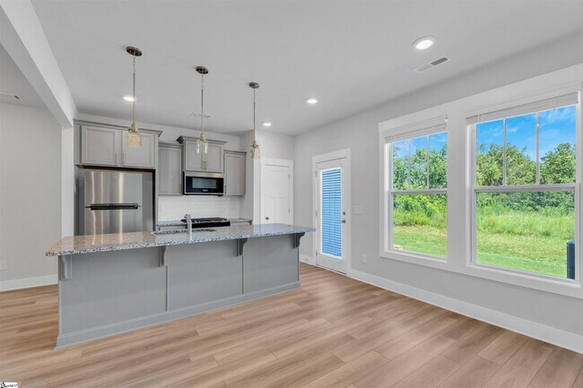 Building Photo - 46 Mardale Ln