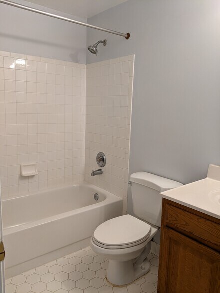 Full bath - 3985 Pearlberry Ct