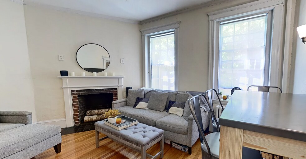 Primary Photo - 132 Myrtle St