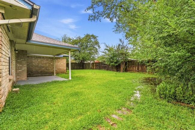 Building Photo - 423 Pickford Dr
