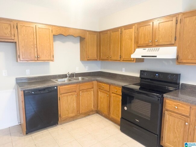 Building Photo - 436 Henry St