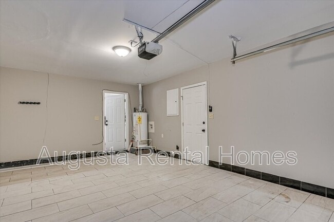 Building Photo - 238 Cavalier Dr