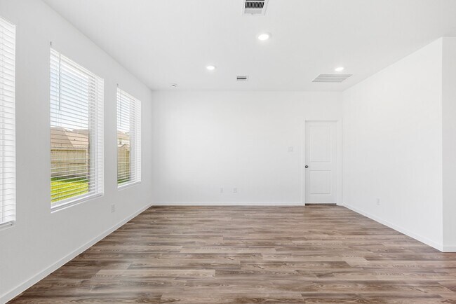 Building Photo - 27219 Henley Rdg Dr