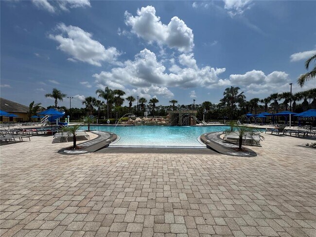 Building Photo - 8977 Coco Palm Rd