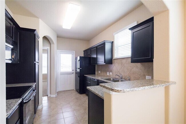 Building Photo - 517 Katmai Cir