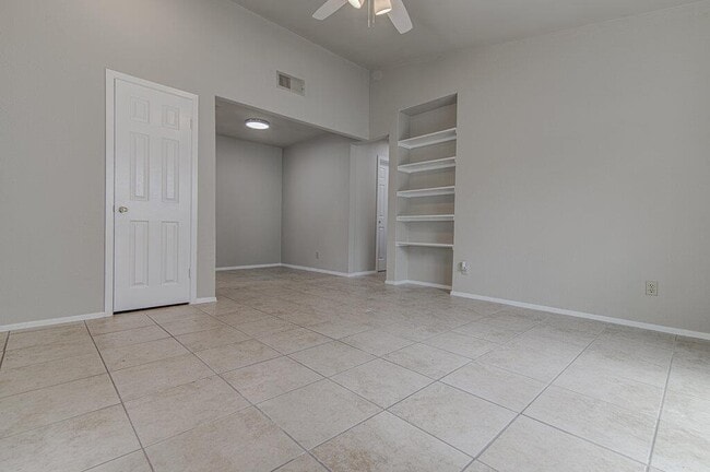 Building Photo - 900 Sirocco Dr