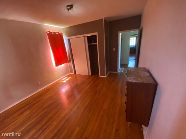 Building Photo - 2 br, 1 bath Apartment - 4963 Botanical Ave